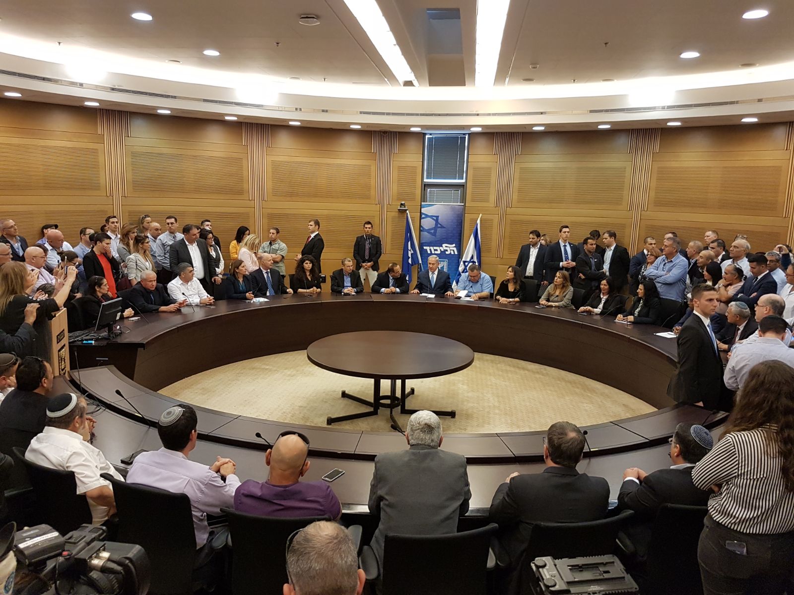Заявление главы правительства и председателя партии «Ликуд» Биньямина Нетаниягу на заседании фракции 20.11.17